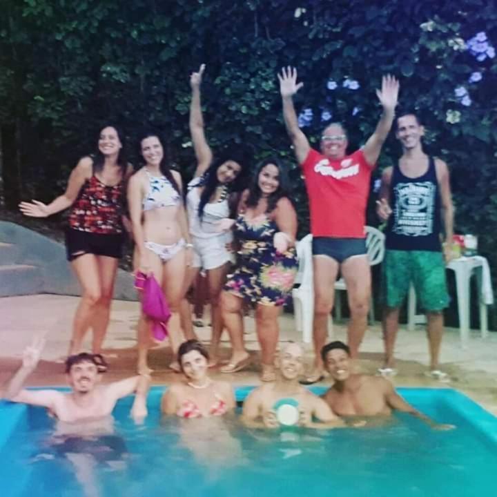 Novos Baianos Hostel E Pousada Porto Seguro Eksteriør bilde A pool party in Brazil