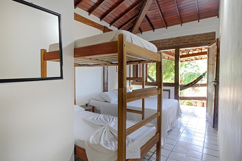Novos Baianos Hostel E Pousada Porto Seguro Eksteriør bilde Hostel in Brazil