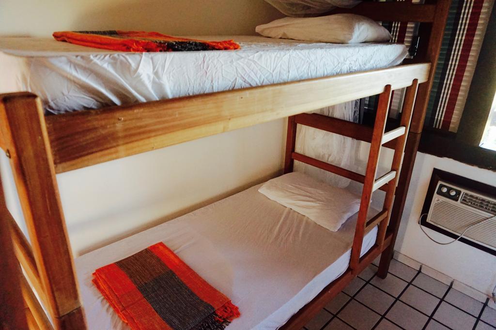 Novos Baianos Hostel E Pousada Porto Seguro Eksteriør bilde Bunk beds